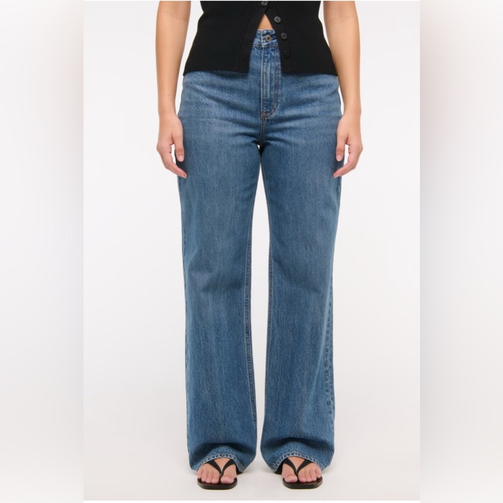 NWT Abercrombie & Fitch Curve Love High Rise Loose Medium Wash‎ Jeans size 26L/2